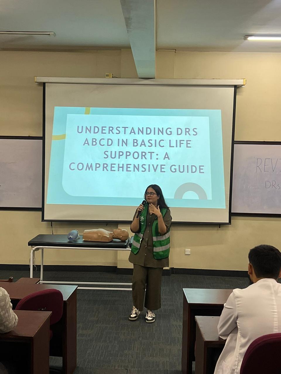 Revive instructor presenting the DRS ABCD framework